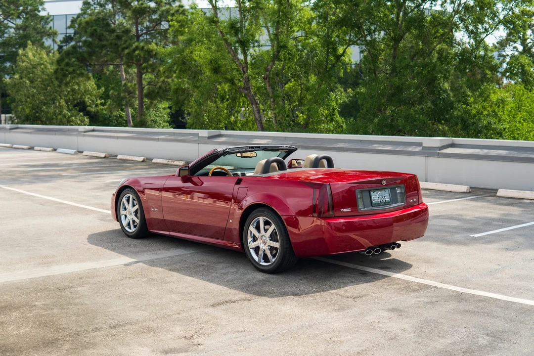 2008 Cadillac XLR - Image 8 of 31