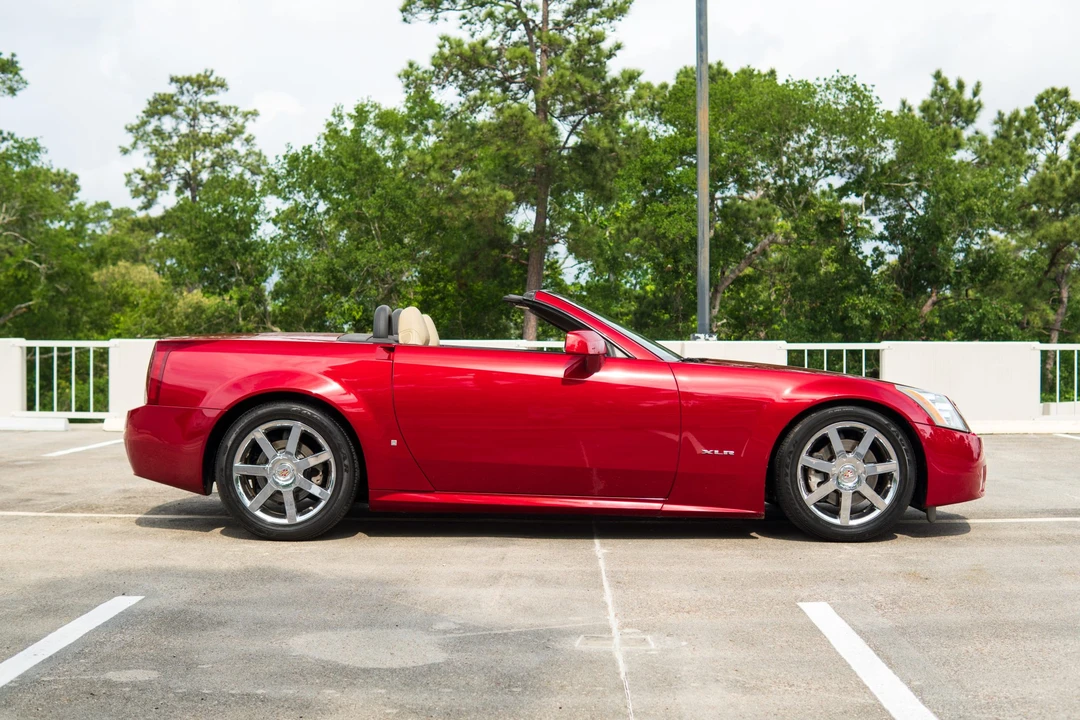 2008 Cadillac XLR - Image 13 of 31