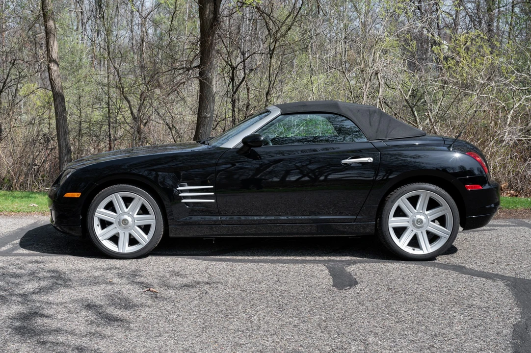 2008 Chrysler Crossfire - Image 12 of 31