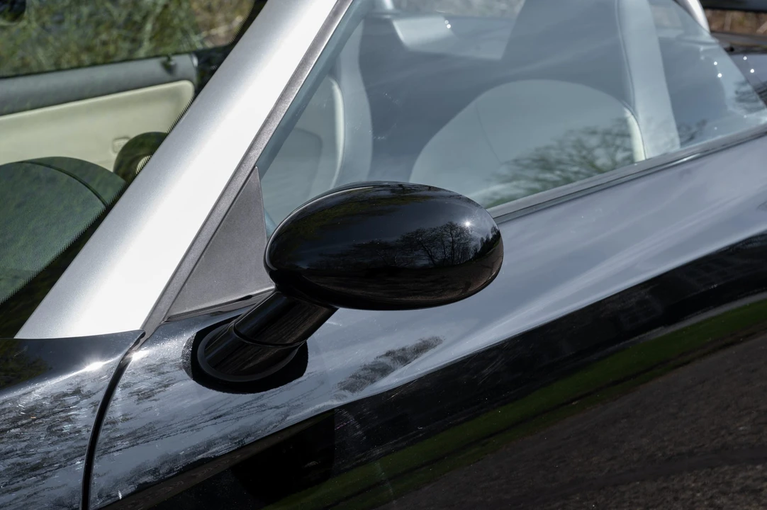 2008 Chrysler Crossfire - Image 30 of 31