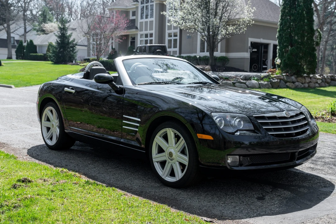 2008 Chrysler Crossfire - Image 2 of 31