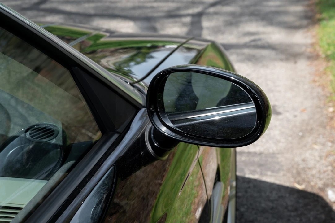 2008 Chrysler Crossfire - Image 28 of 31