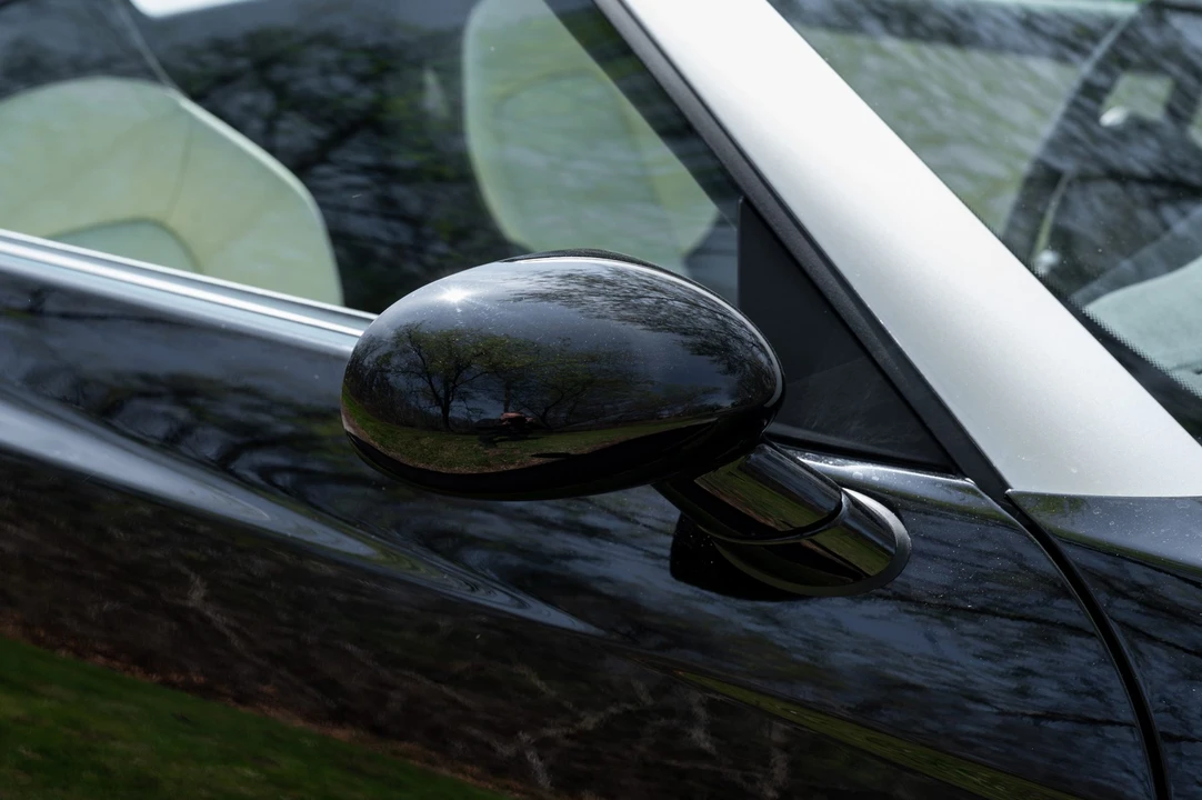 2008 Chrysler Crossfire - Image 29 of 31