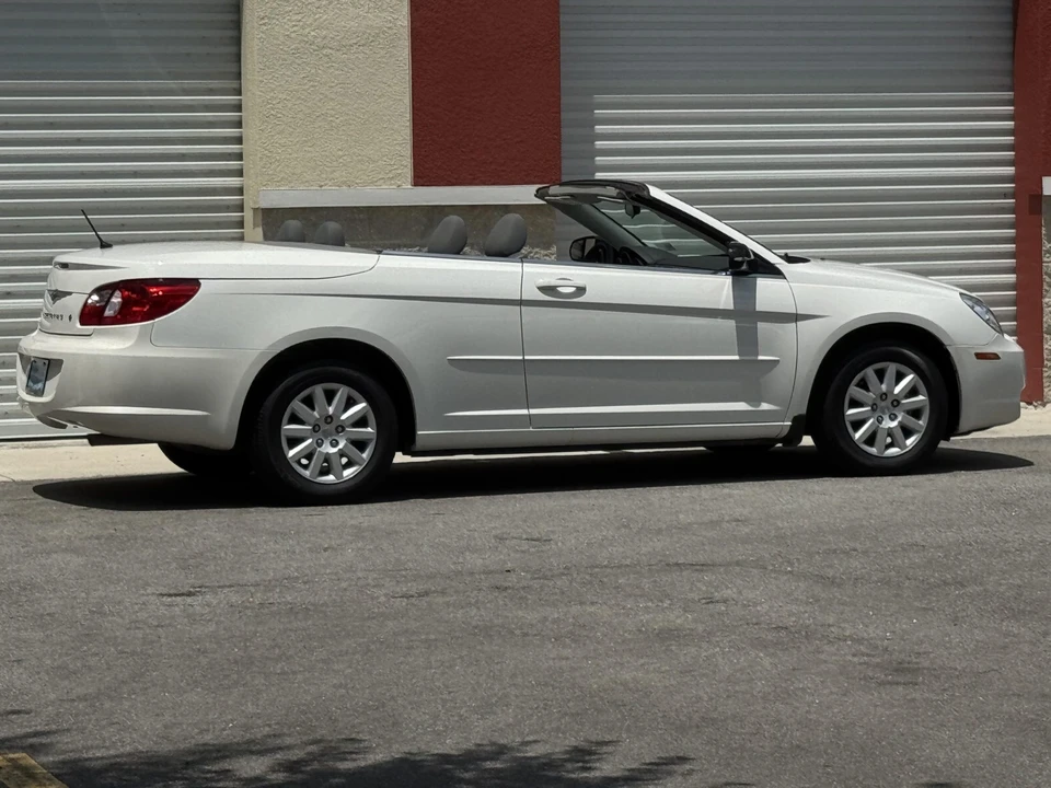 2008 Chrysler Sebring - Image 10 of 31