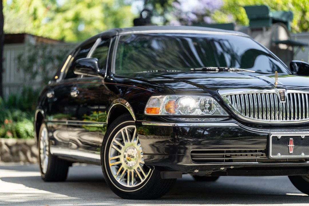 2008 Lincoln Town Car - Image 12 of 31