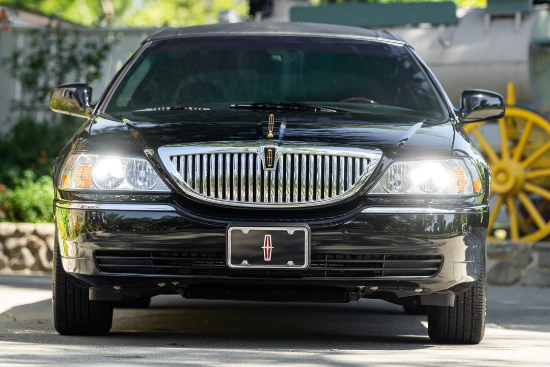 2008 Lincoln Town Car - Image 4 of 31