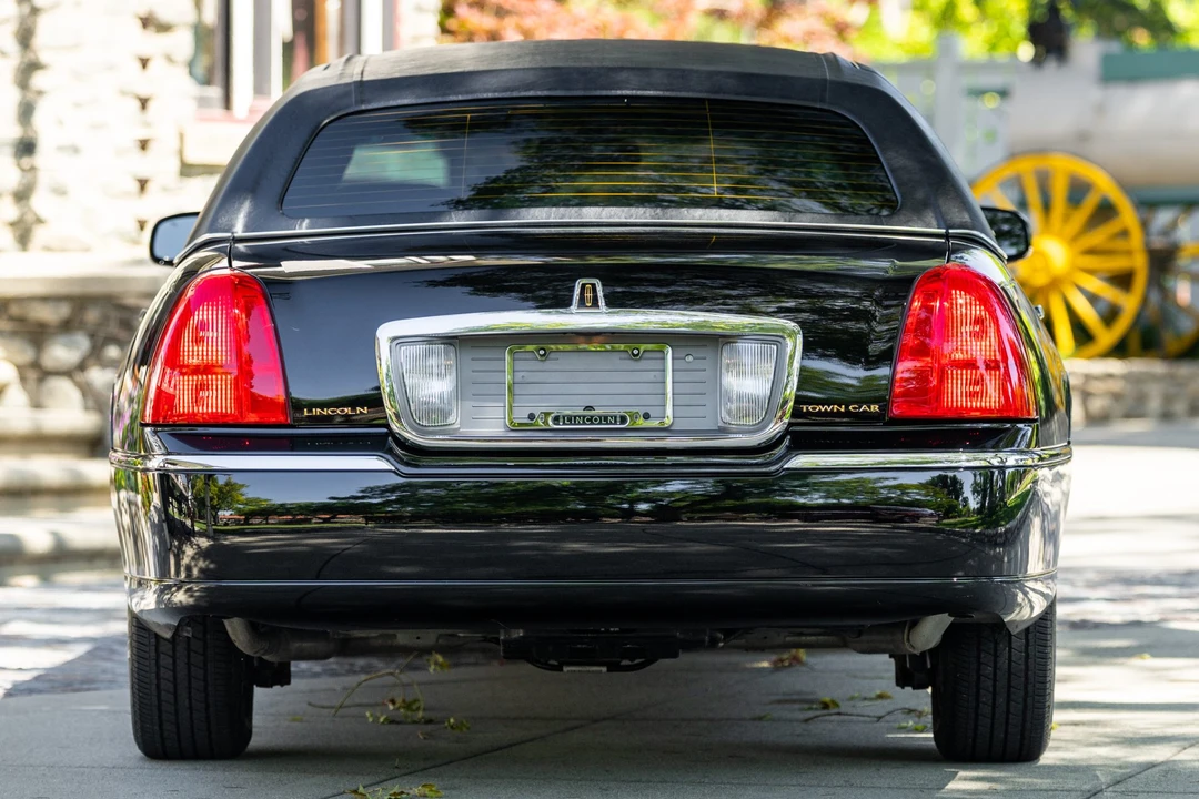2008 Lincoln Town Car - Image 9 of 31