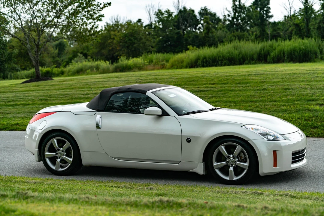 2008 Nissan 350Z 5th Gen - Image 11 of 31