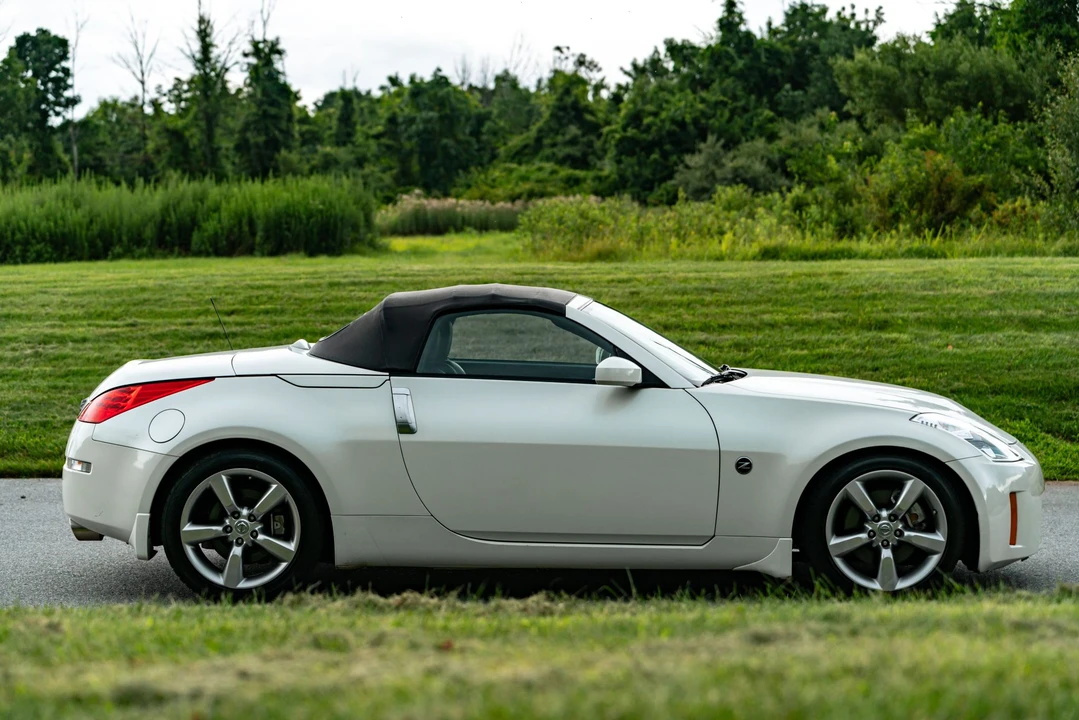 2008 Nissan 350Z 5th Gen - Image 13 of 31