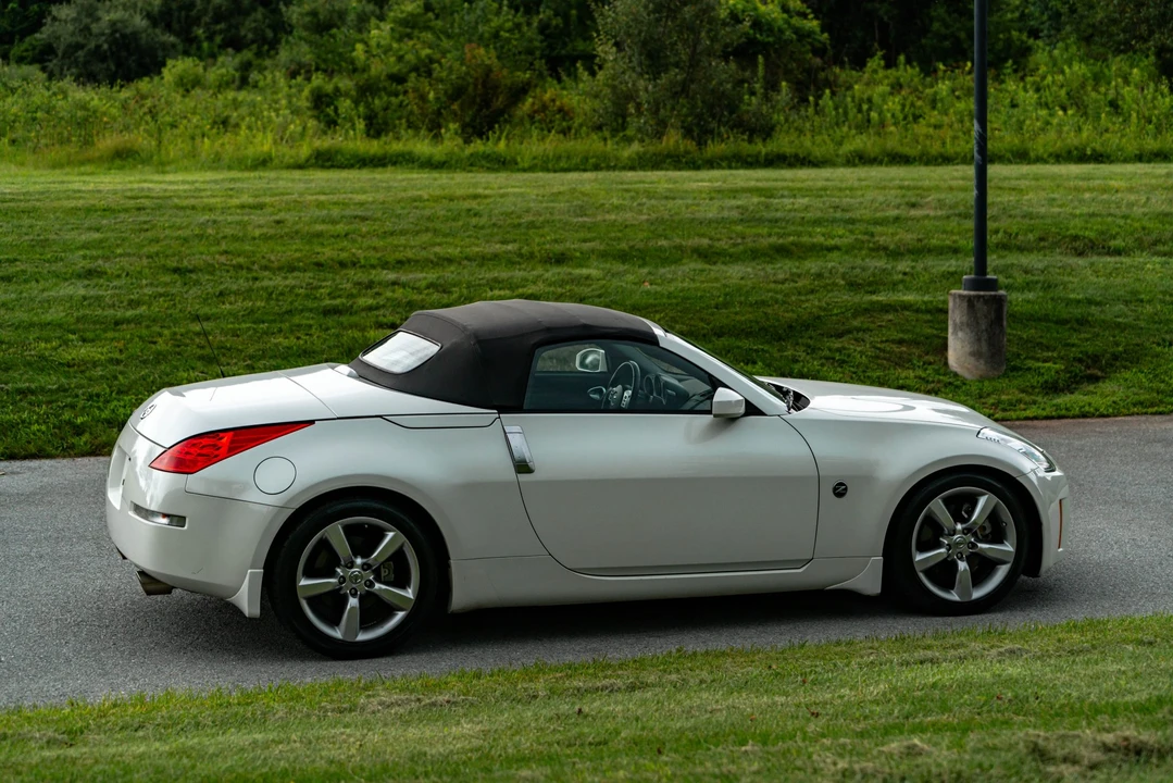 2008 Nissan 350Z 5th Gen - Image 14 of 31