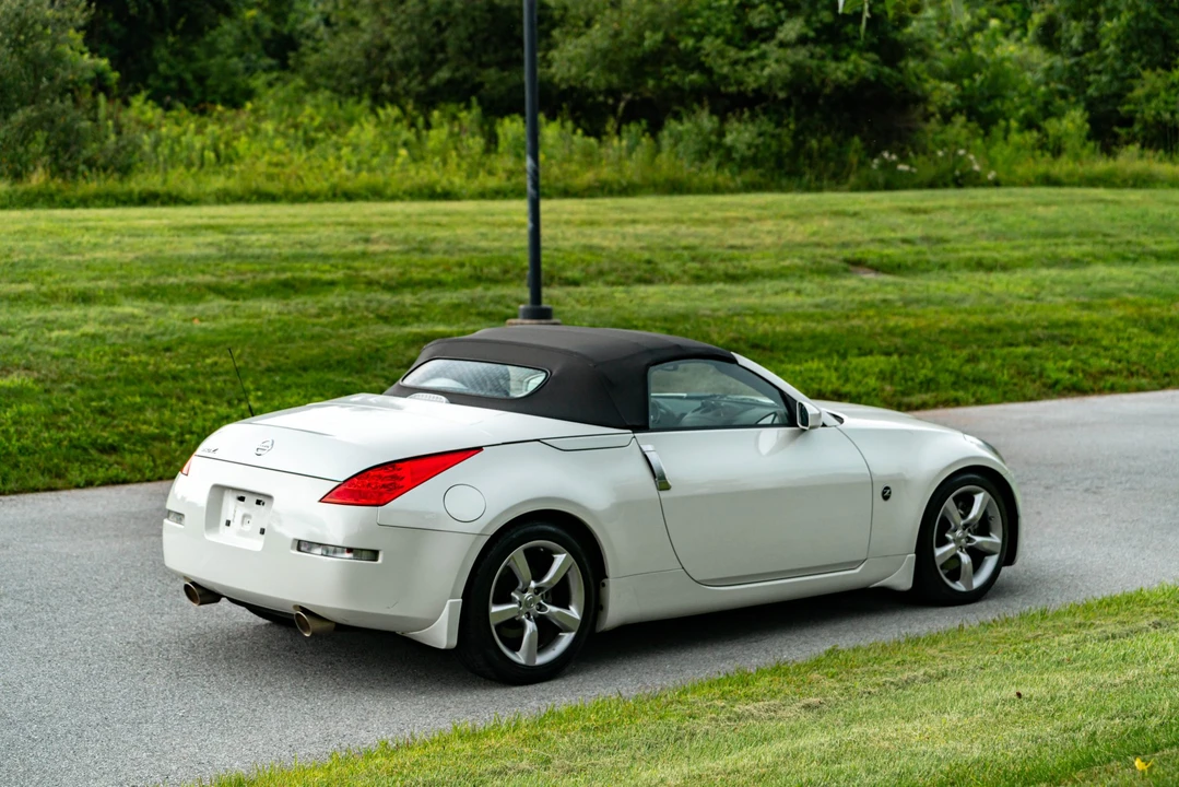 2008 Nissan 350Z 5th Gen - Image 16 of 31