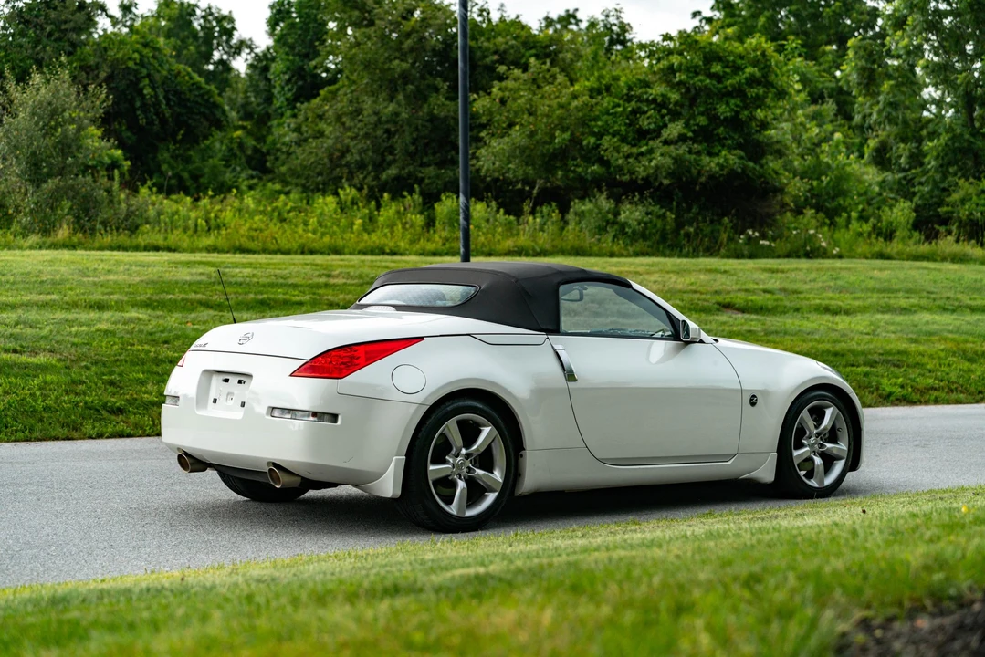 2008 Nissan 350Z 5th Gen - Image 17 of 31