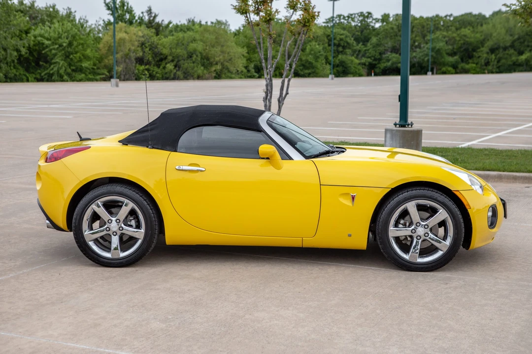 2008 Pontiac Solstice GXP - Image 16 of 31