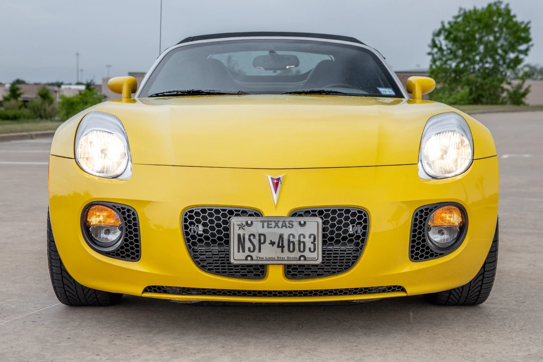 2008 Pontiac Solstice GXP - Image 2 of 31