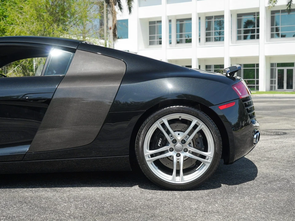 2009 Audi 42 R8 - Image 30 of 31