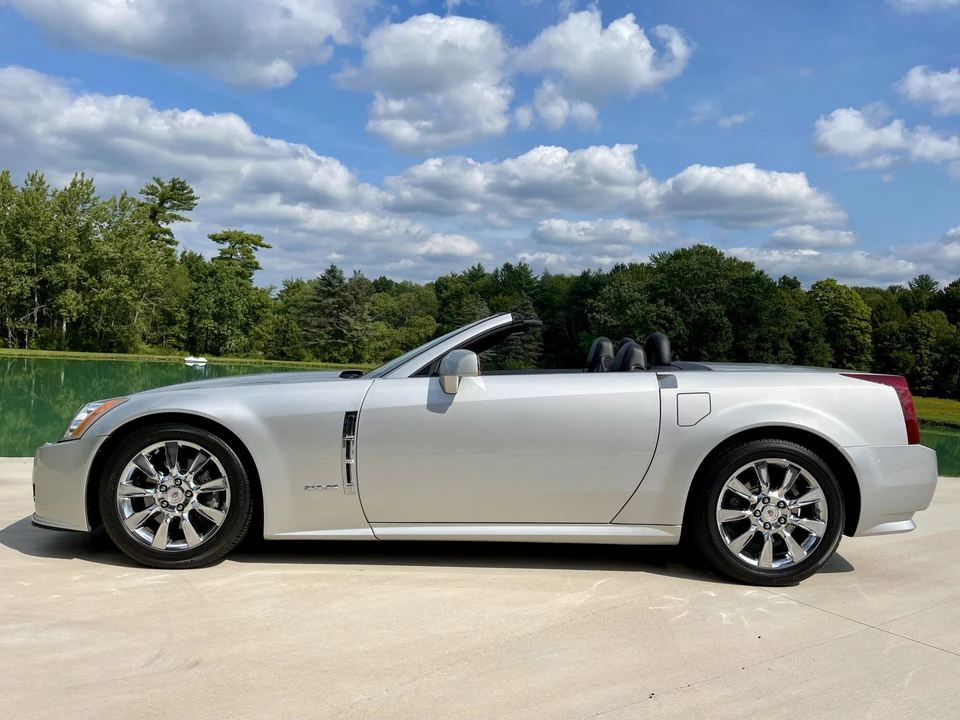 2009 Cadillac XLR - Image 4 of 31