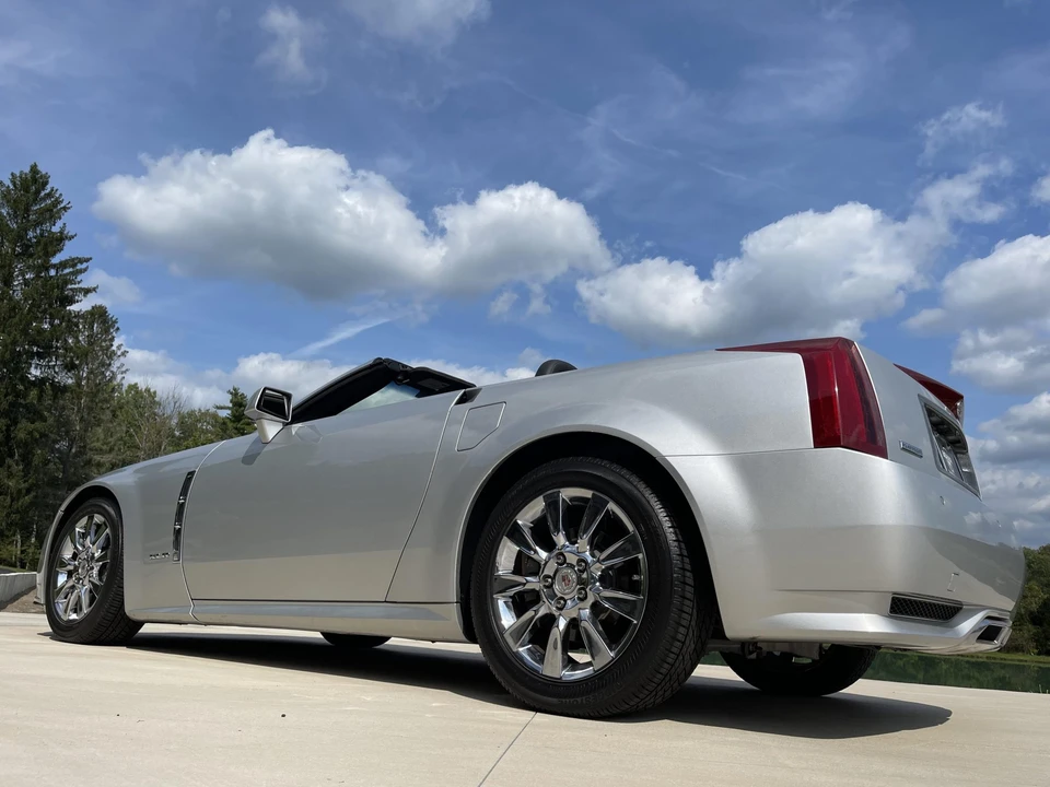 2009 Cadillac XLR - Image 5 of 31