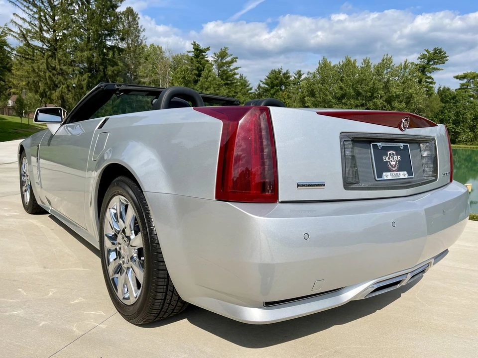 2009 Cadillac XLR - Image 7 of 31