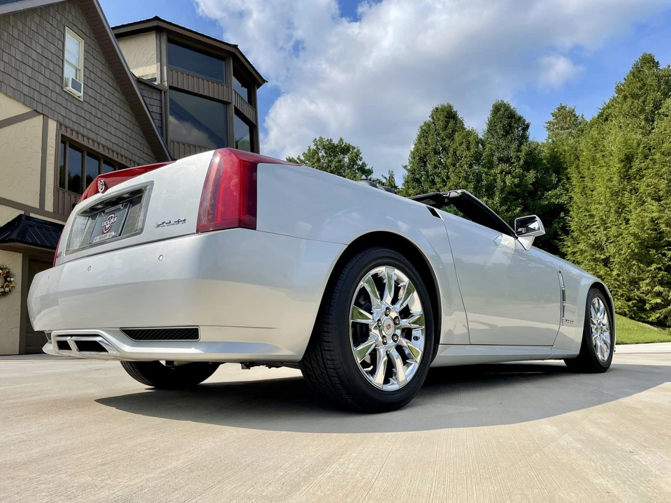 2009 Cadillac XLR - Image 12 of 31