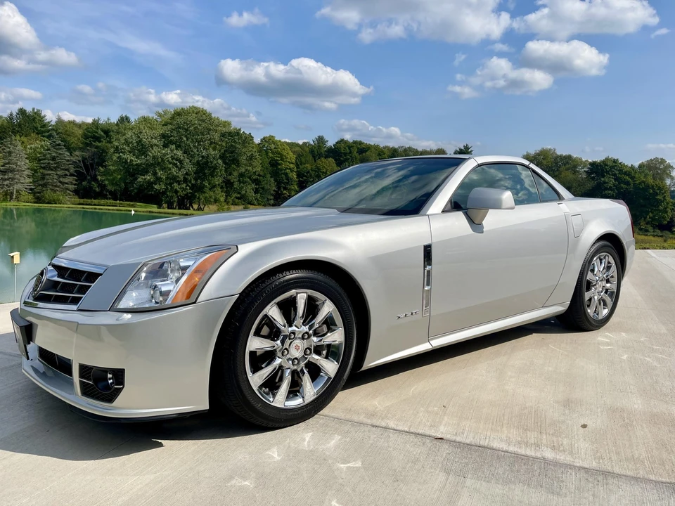 2009 Cadillac XLR - Image 16 of 31