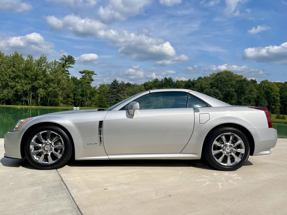 2009 Cadillac XLR - Image 17 of 31