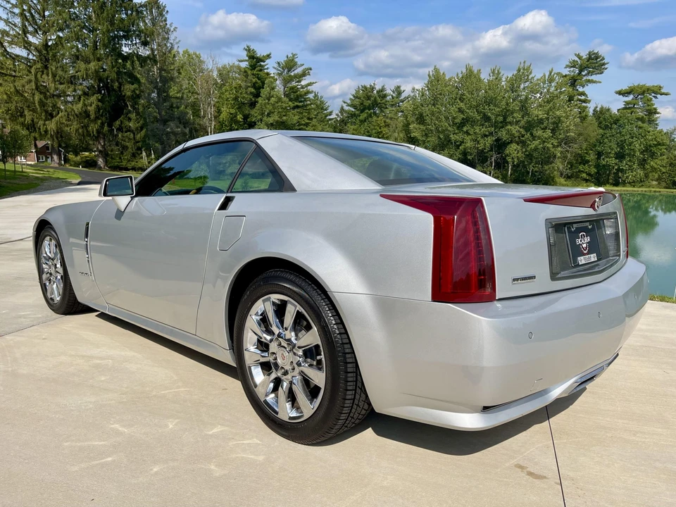 2009 Cadillac XLR - Image 18 of 31