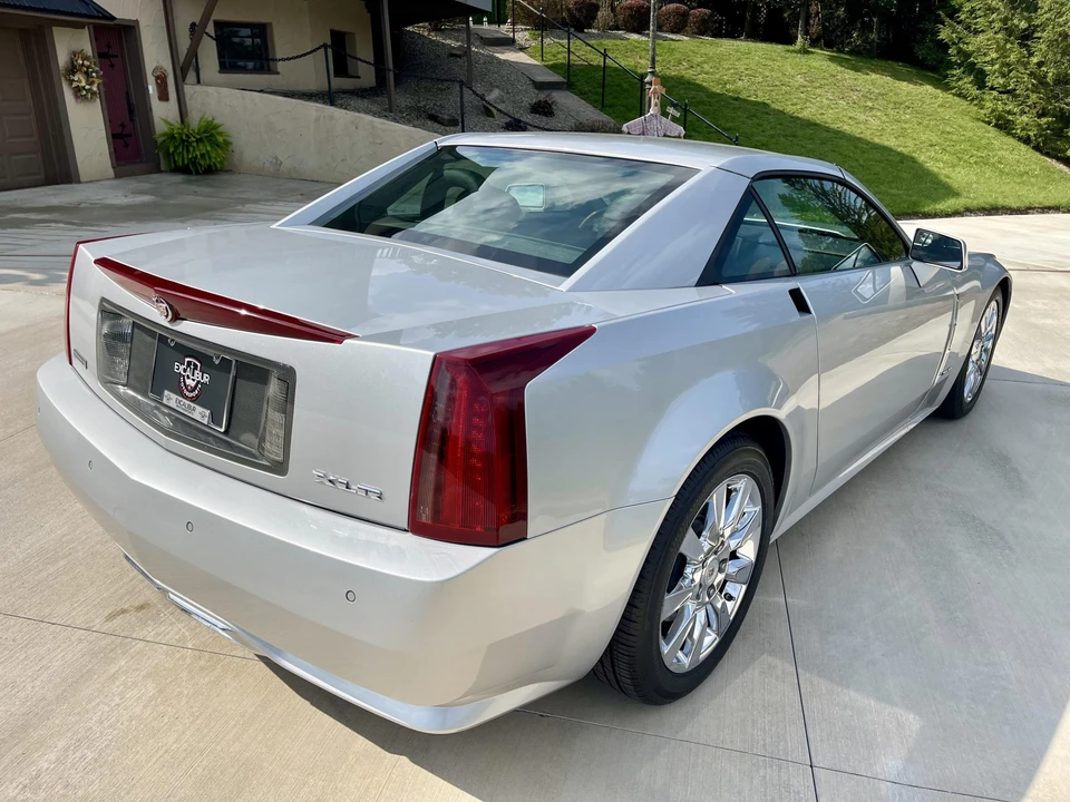 2009 Cadillac XLR - Image 20 of 31