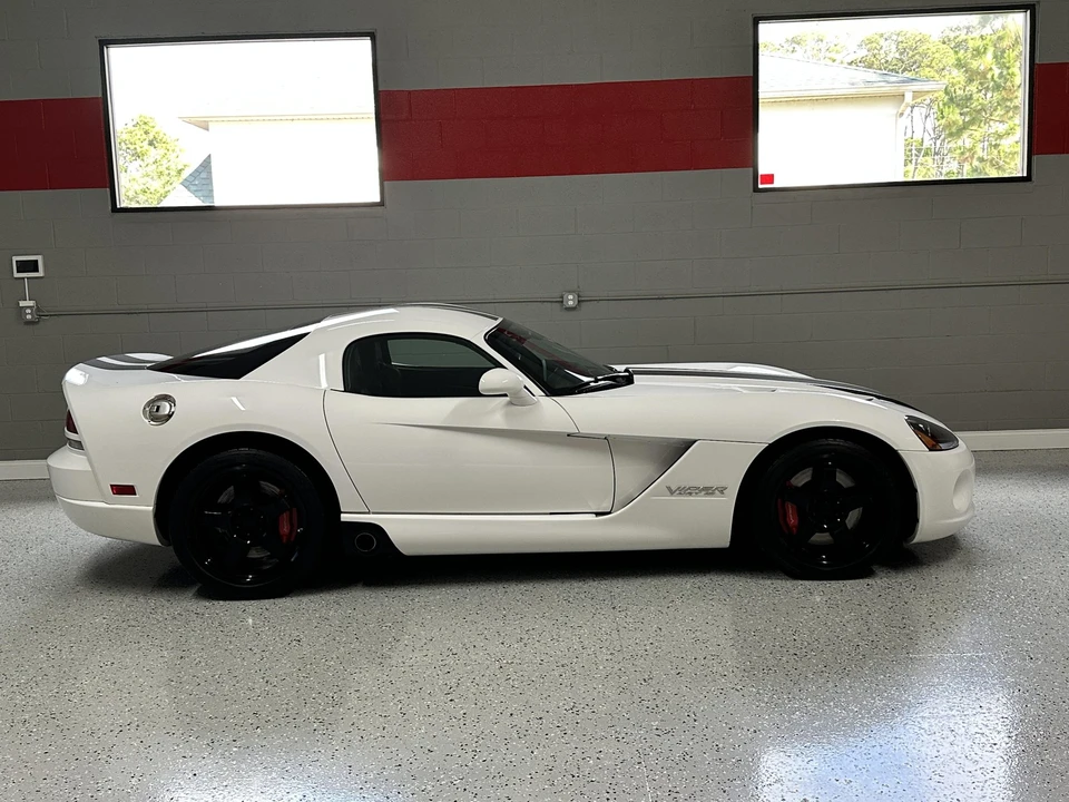 2009 Dodge Viper 4th Gen - Image 23 of 31