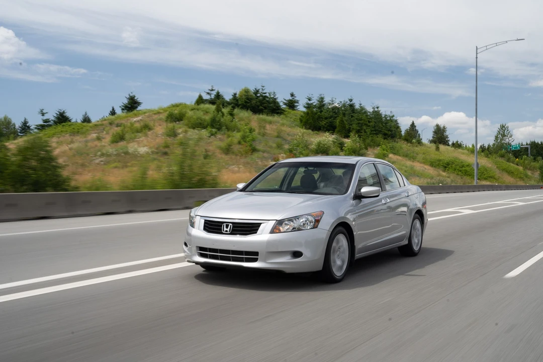 2009 Honda Accord 8th Gen - Image 3 of 31