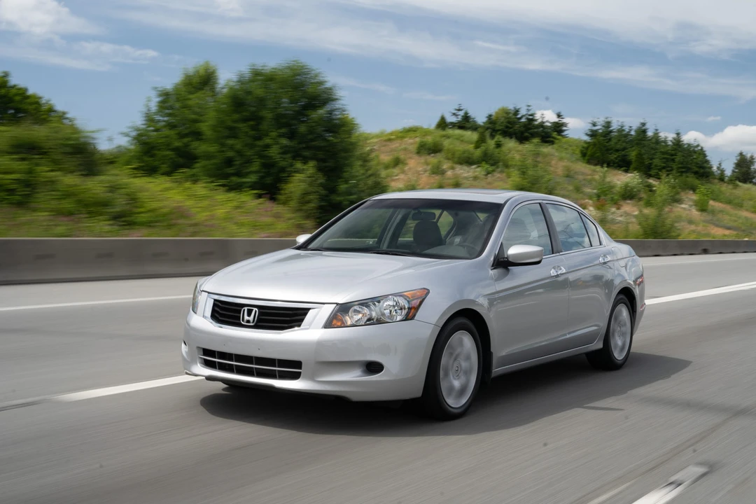 2009 Honda Accord 8th Gen - Image 5 of 31