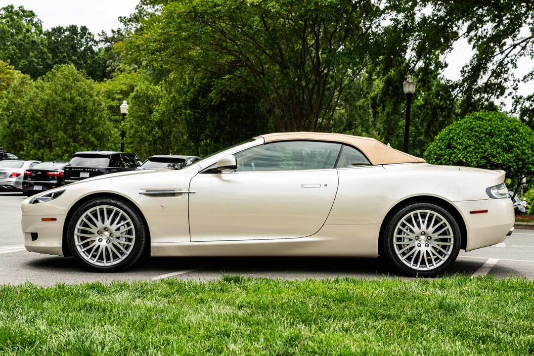 2010 Aston Martin DB9 - Image 12 of 31