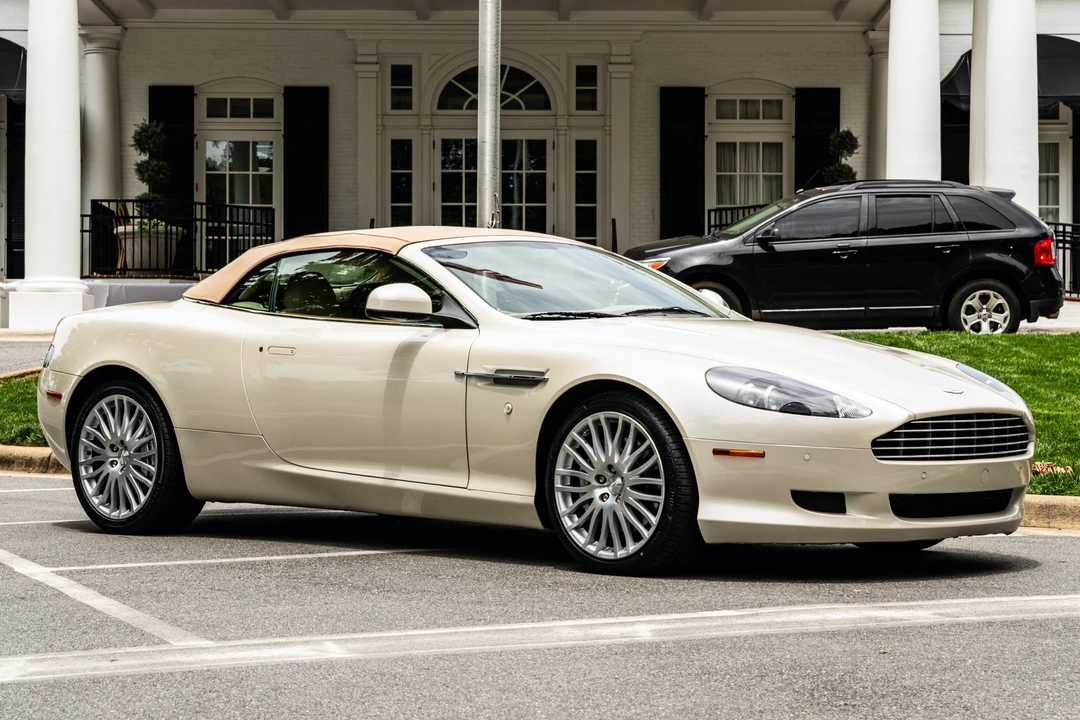 2010 Aston Martin DB9 - Image 17 of 31