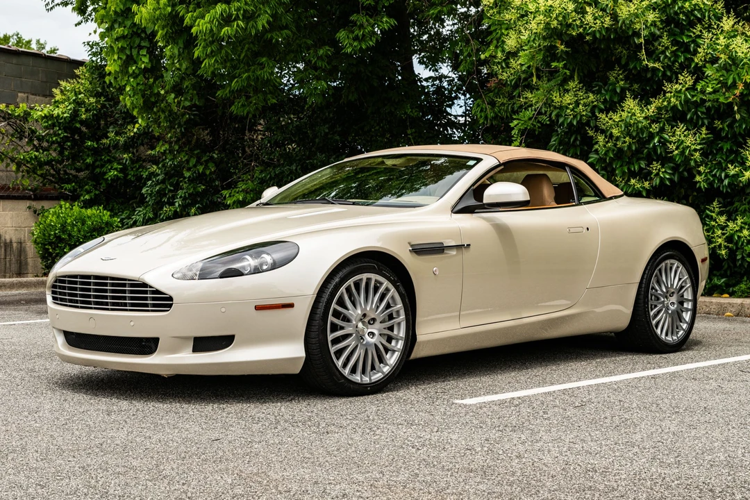 2010 Aston Martin DB9 - Image 2 of 31