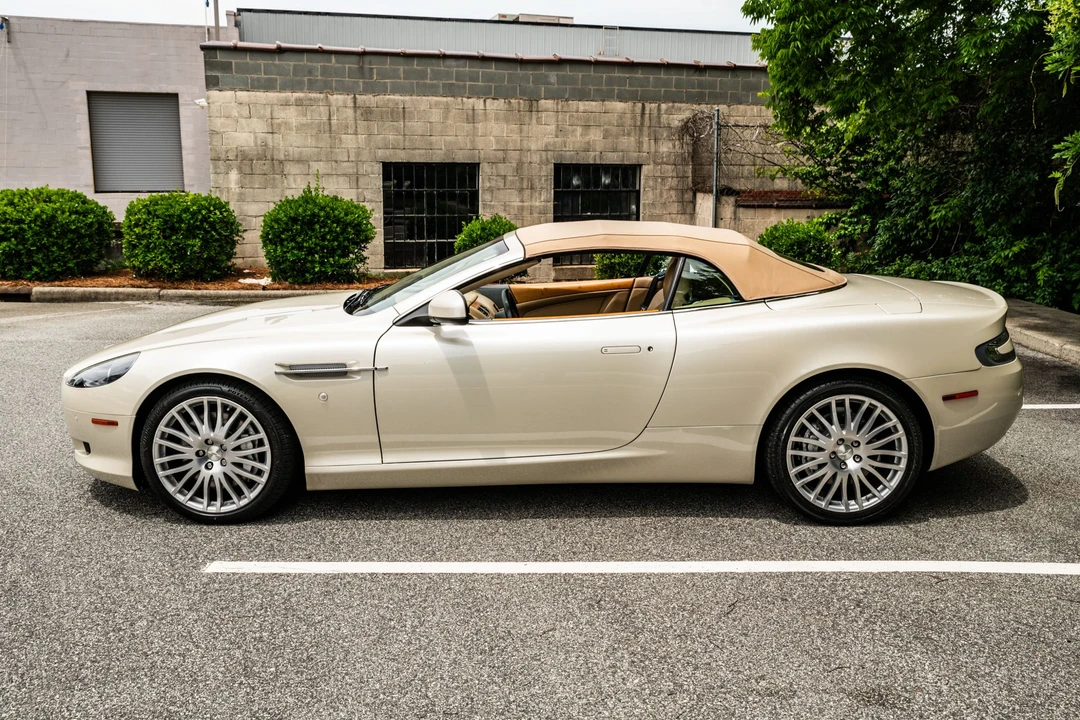 2010 Aston Martin DB9 - Image 20 of 31