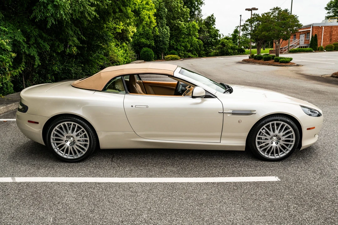 2010 Aston Martin DB9 - Image 21 of 31