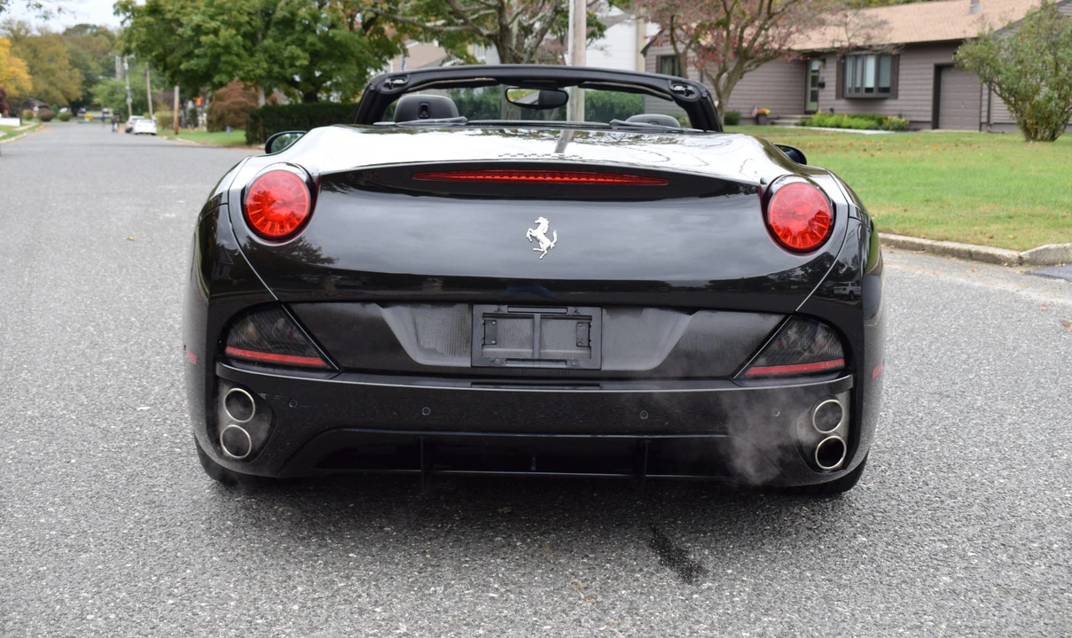 2010 Ferrari California - Image 11 of 31