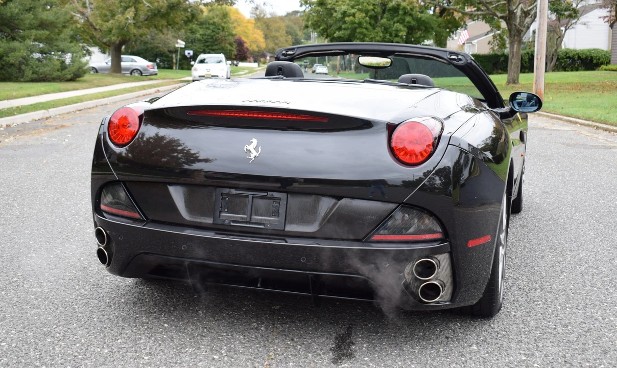 2010 Ferrari California - Image 12 of 31