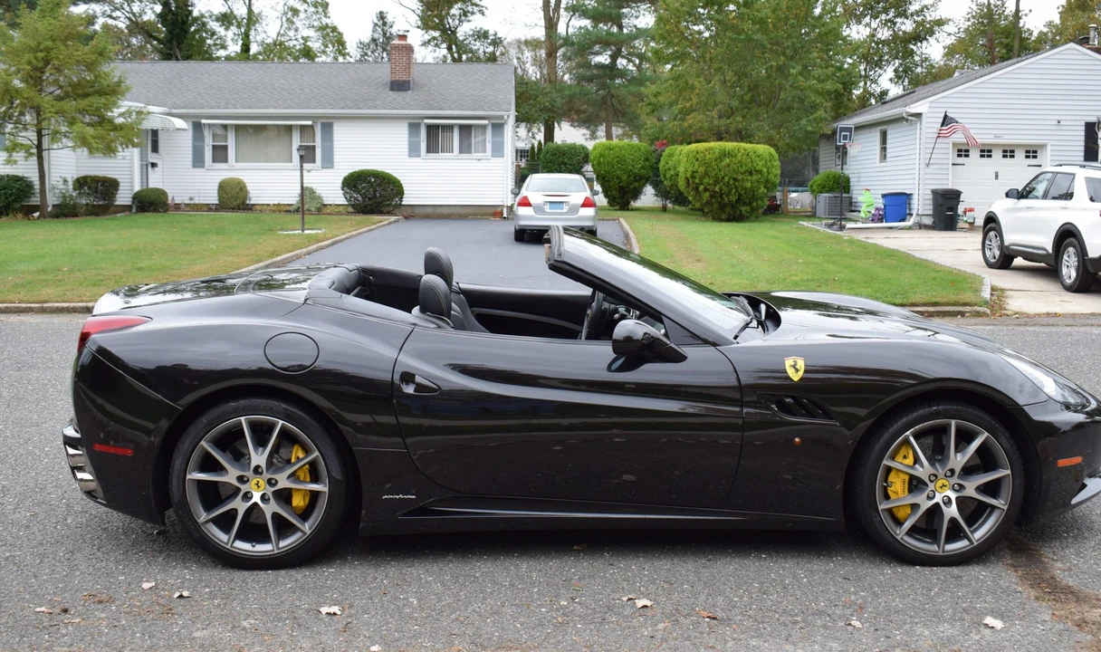 2010 Ferrari California - Image 15 of 31
