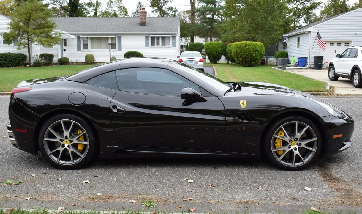 2010 Ferrari California - Image 16 of 31