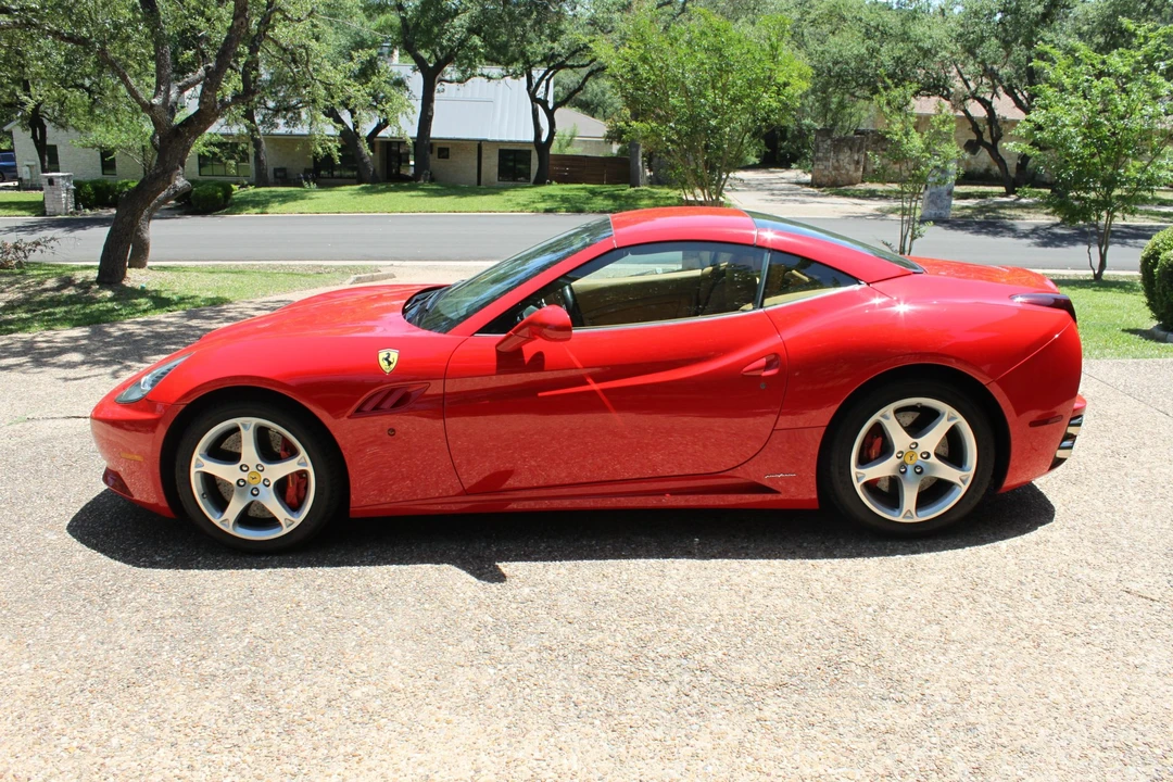 2010 Ferrari California - Image 9 of 31