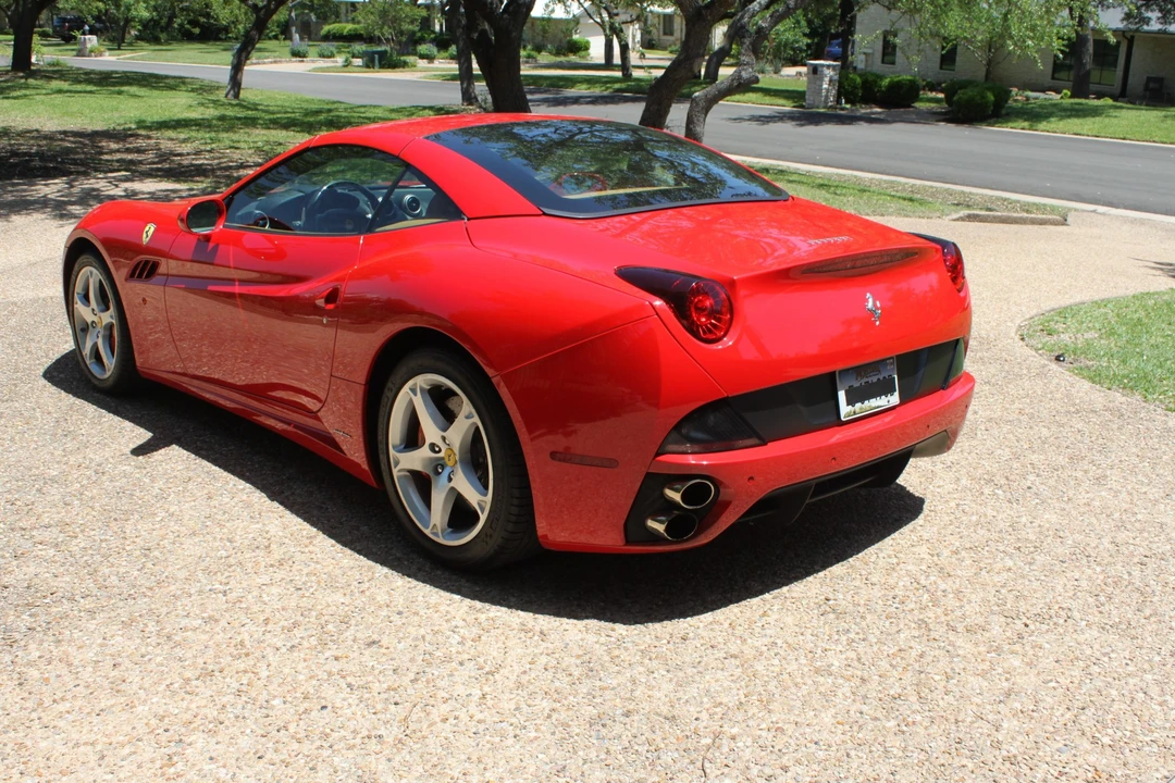 2010 Ferrari California - Image 11 of 31