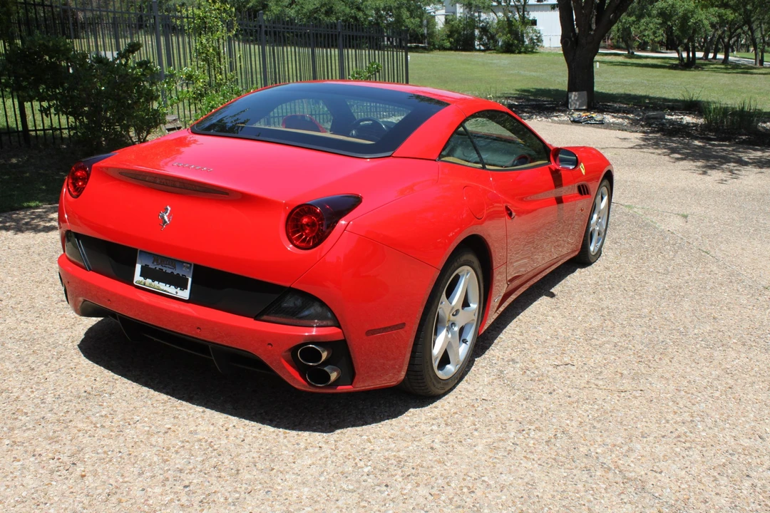 2010 Ferrari California - Image 14 of 31