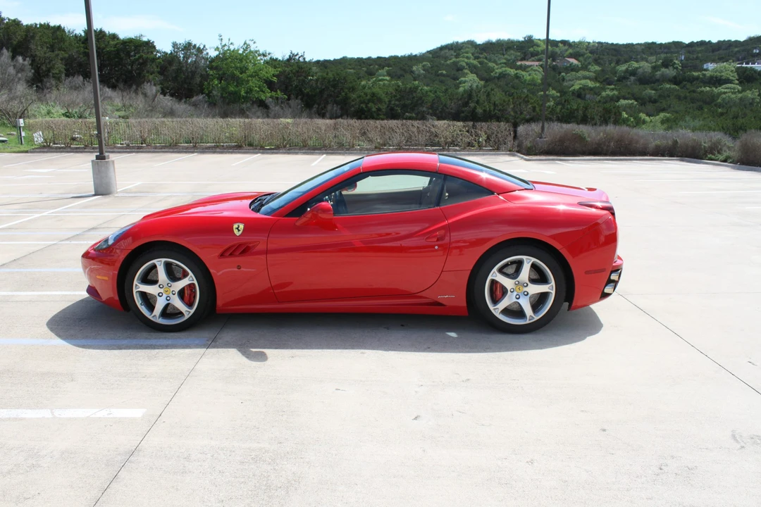 2010 Ferrari California - Image 22 of 31