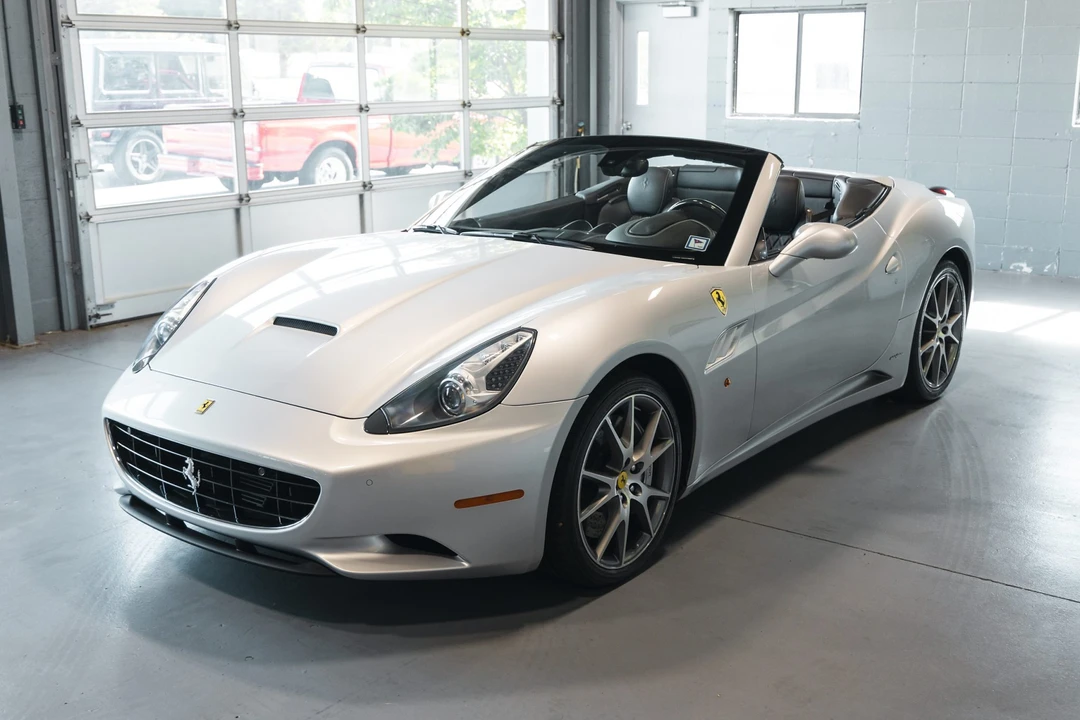 2010 Ferrari California - Image 2 of 31