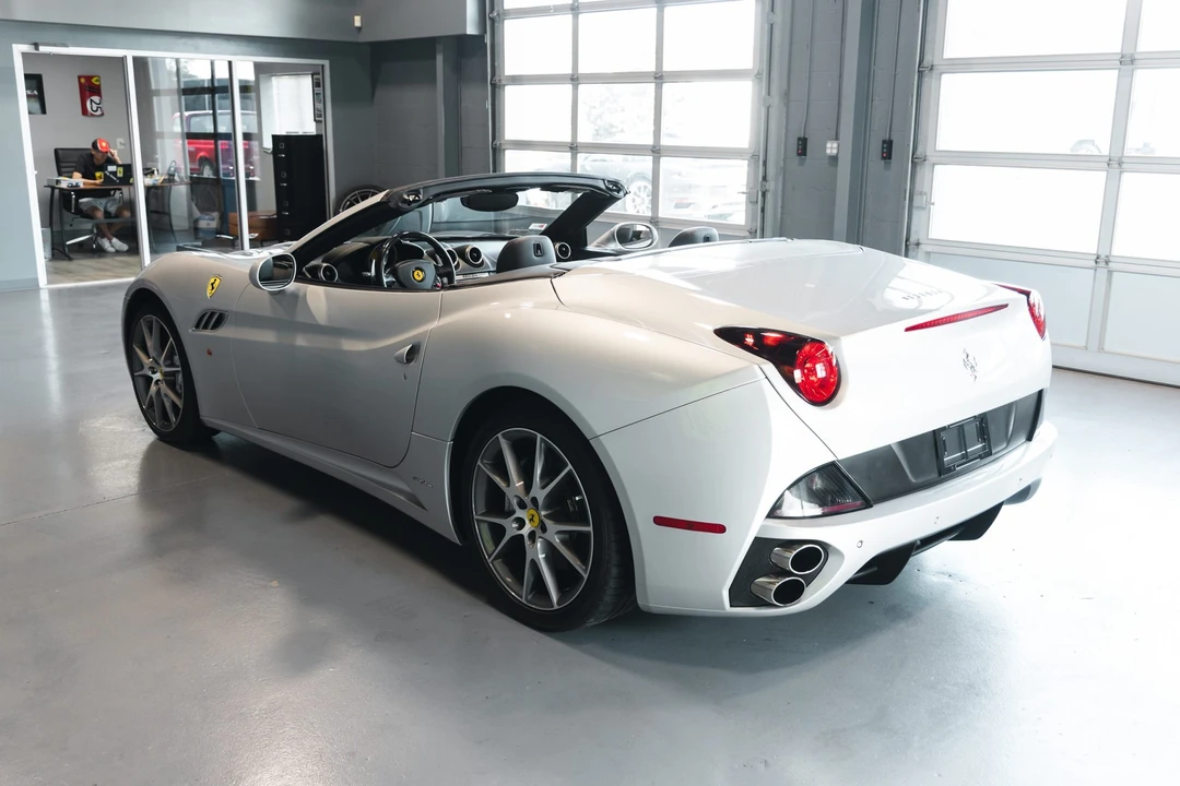 2010 Ferrari California - Image 4 of 31