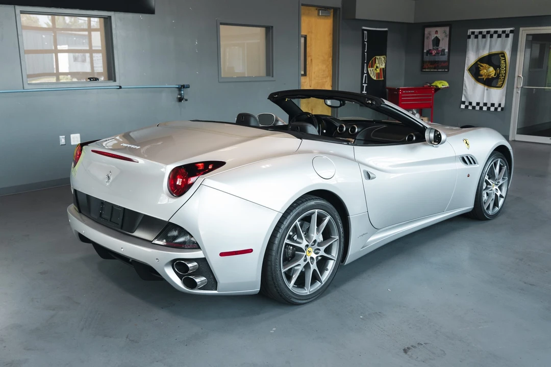 2010 Ferrari California - Image 5 of 31