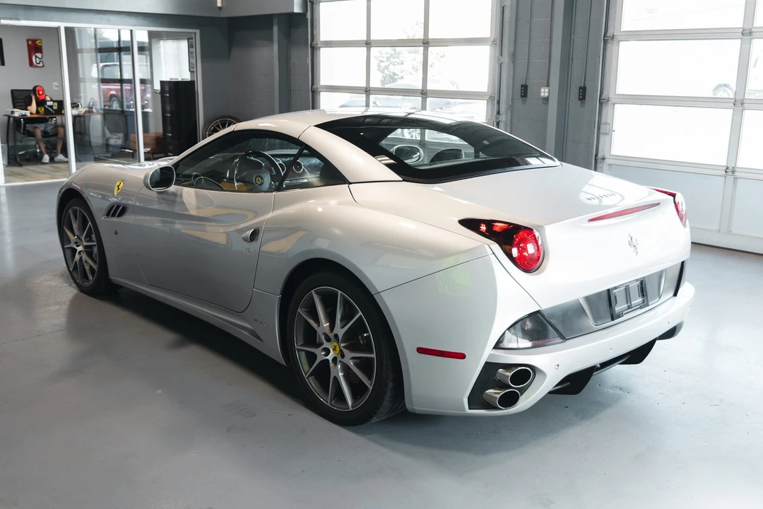 2010 Ferrari California - Image 12 of 31