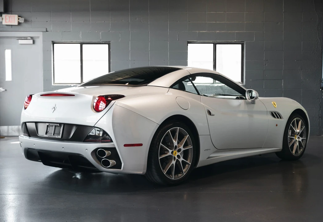 2010 Ferrari California - Image 14 of 31