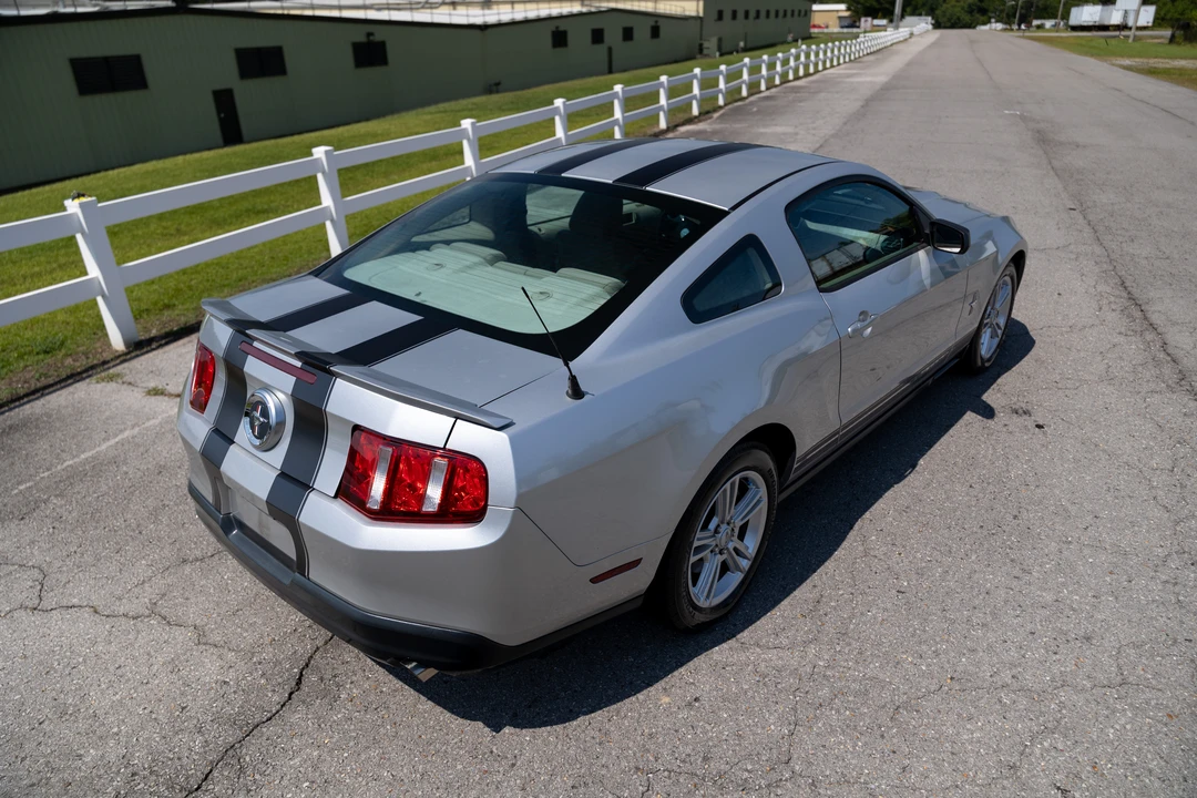 2010 Ford S197 Mustang - Image 7 of 31