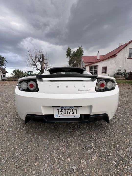 2010 Tesla Roadster - Image 12 of 31